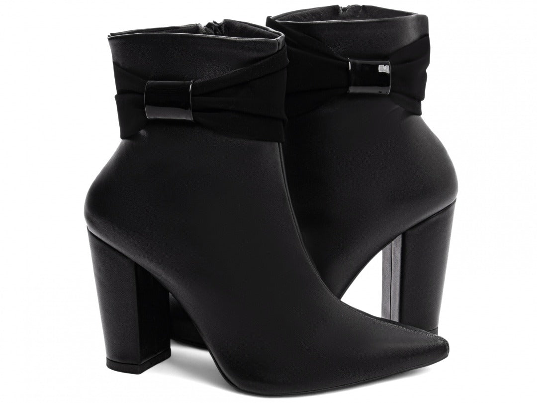 Bota Bico Fino Cano Médio