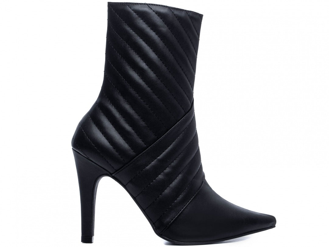 Bota Bico Fino Feminina