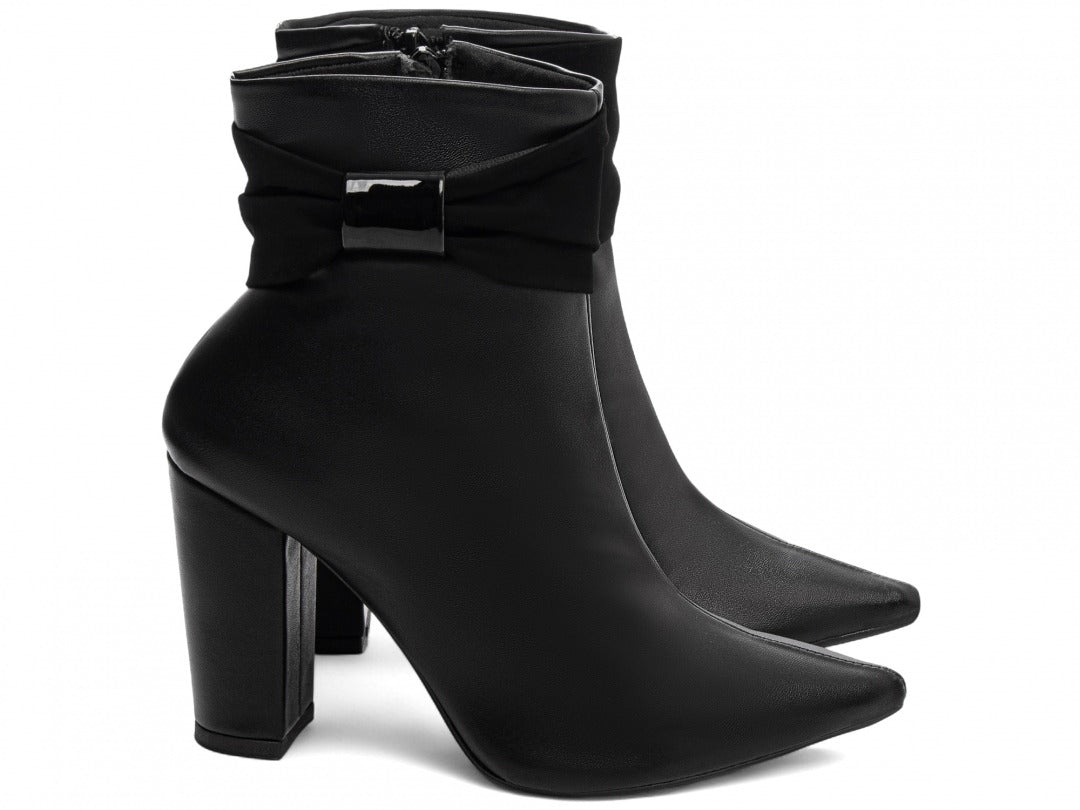 Bota Bico Fino Cano Médio